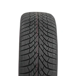 Kumho 235/50 R17 WINTERCRAFT WP52+ 100 V XL